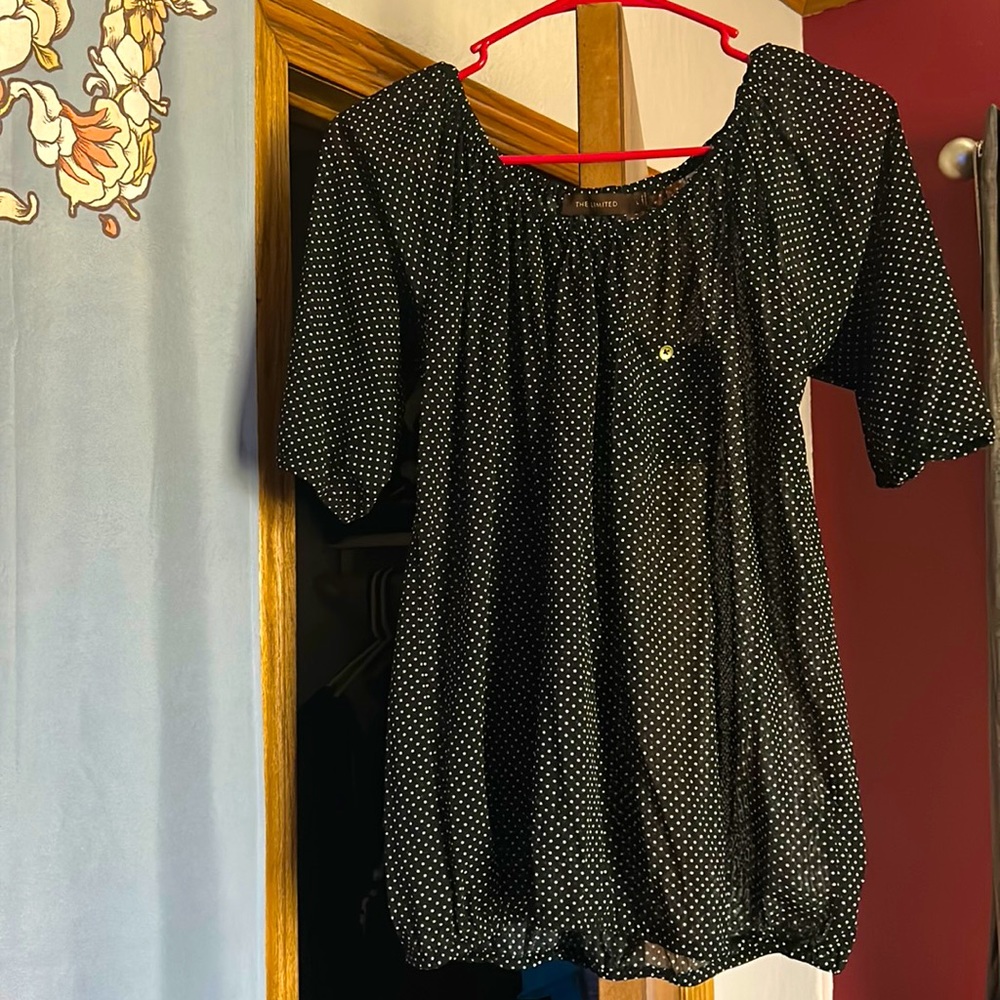 Polka Dot shirt in a Large